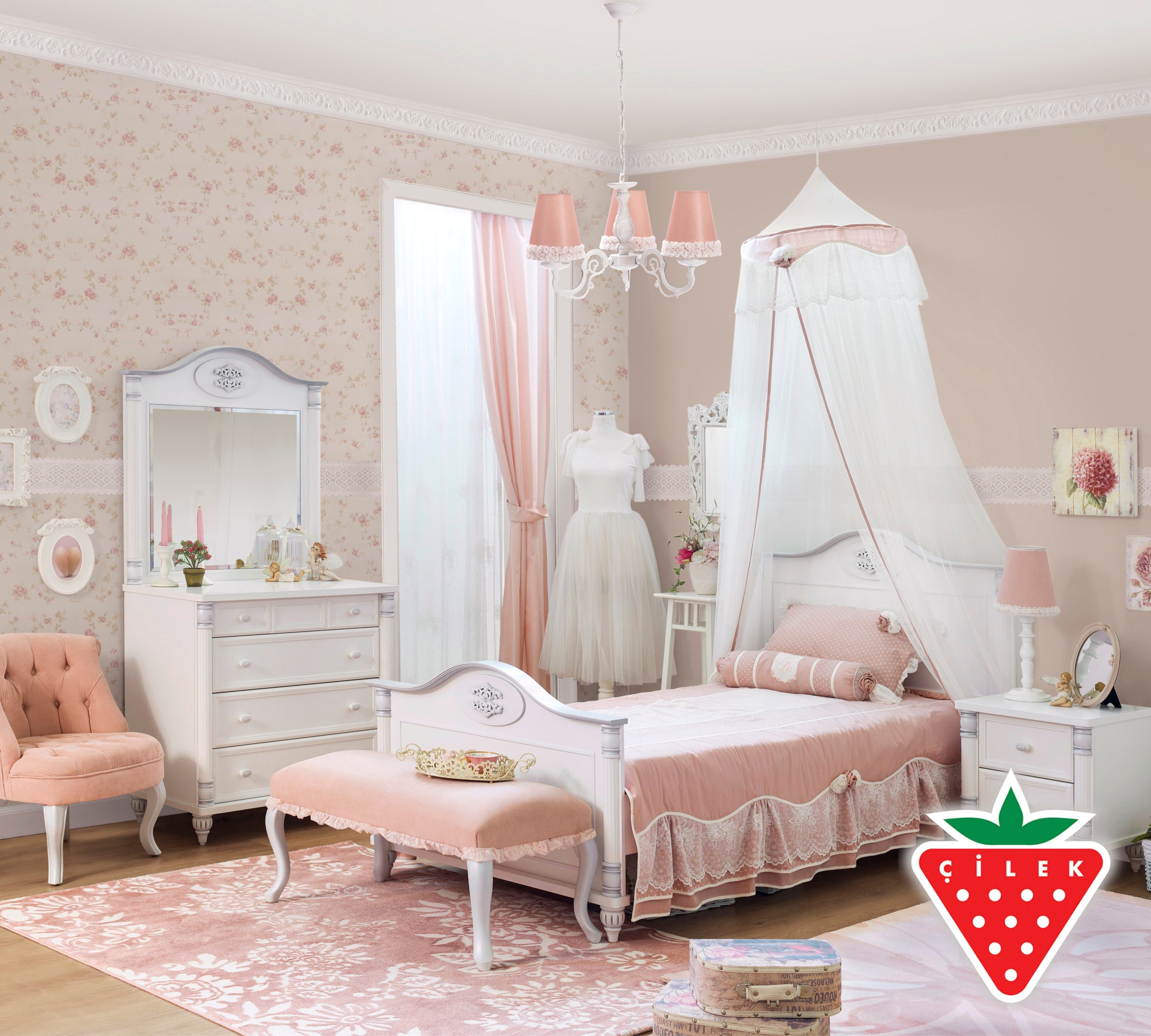 Çilek themed children's bedroom furniture