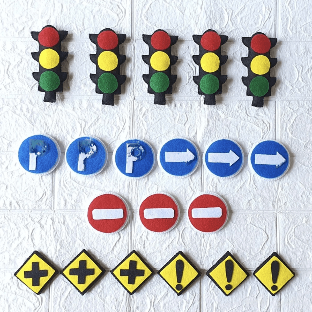 Snuggle Road Sign Bunting - Kids Haven Snuggle Road Sign Bunting - Kids Haven