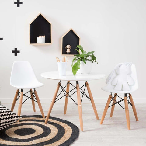 FIJN White CrissCross Play Table & Matching Play Chairs
