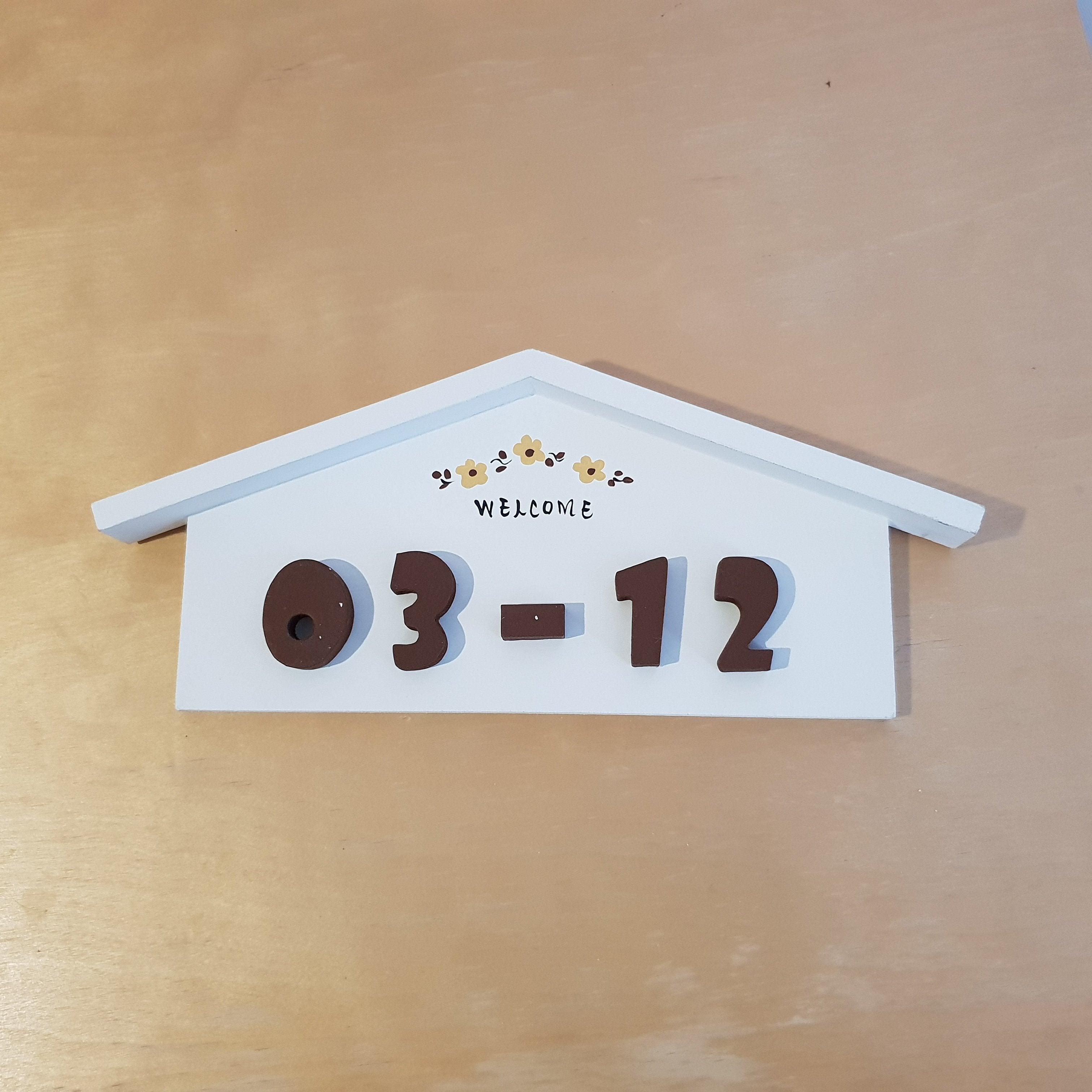 C&F Wooden White Rooftop Name Plate - Kids Haven